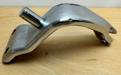 H-D FOOTREST ASSY, CHROME, FXDS